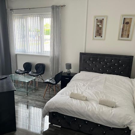 Zams Rooms Stoke-on-Trent ภายนอก รูปภาพ