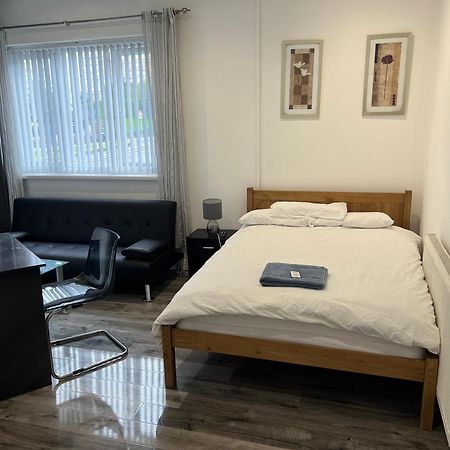 Zams Rooms Stoke-on-Trent ภายนอก รูปภาพ
