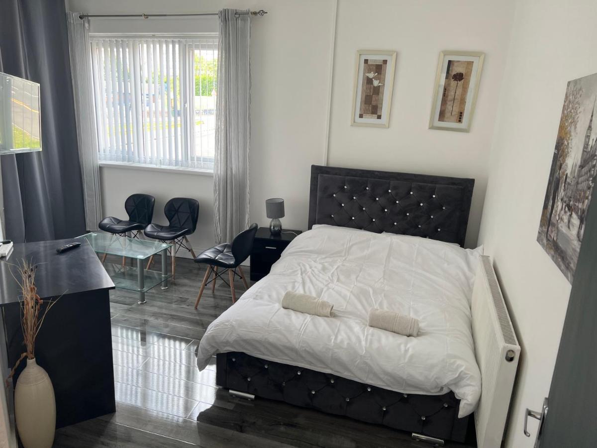 Zams Rooms Stoke-on-Trent ภายนอก รูปภาพ