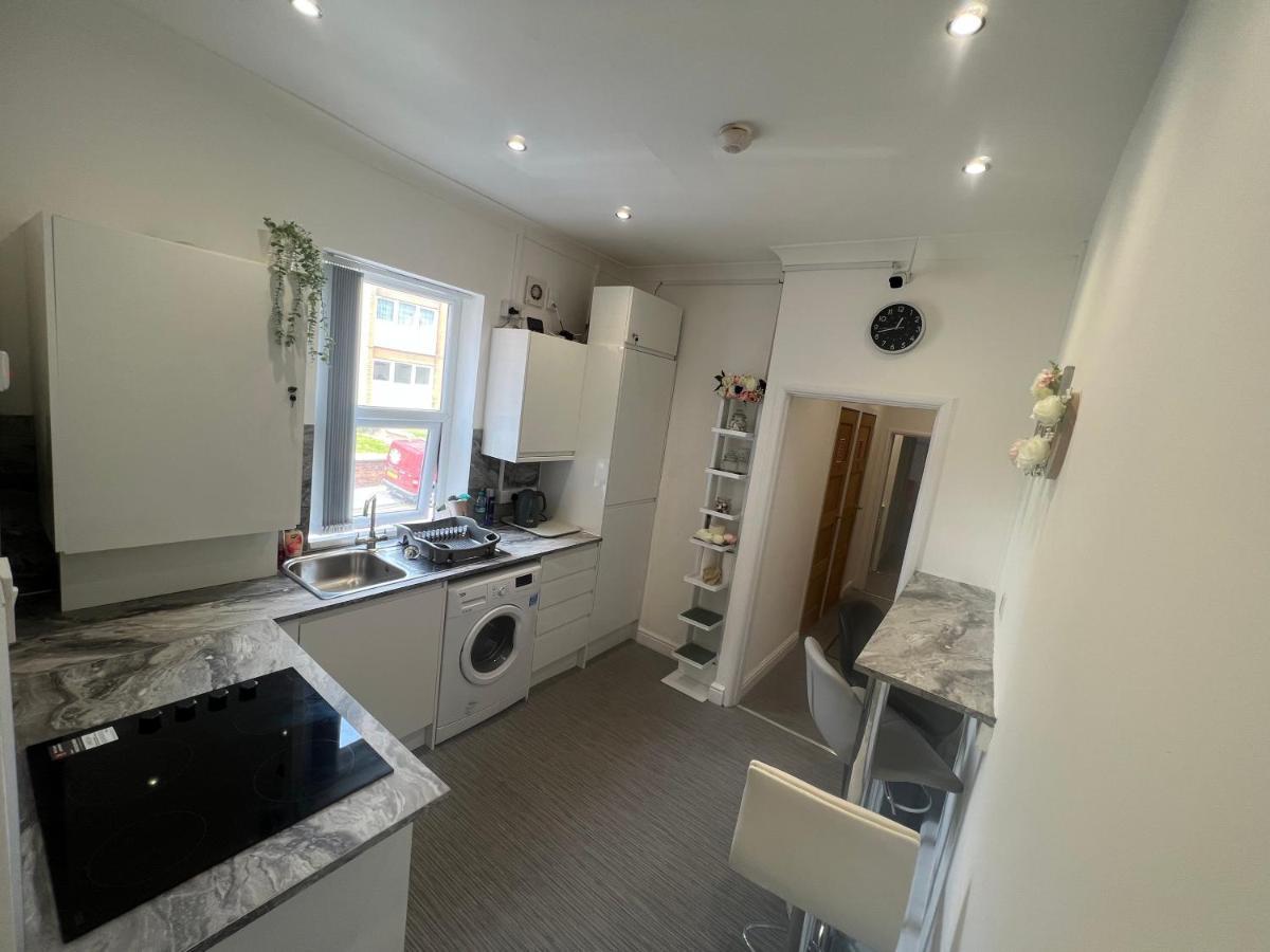 Zams Rooms Stoke-on-Trent ภายนอก รูปภาพ