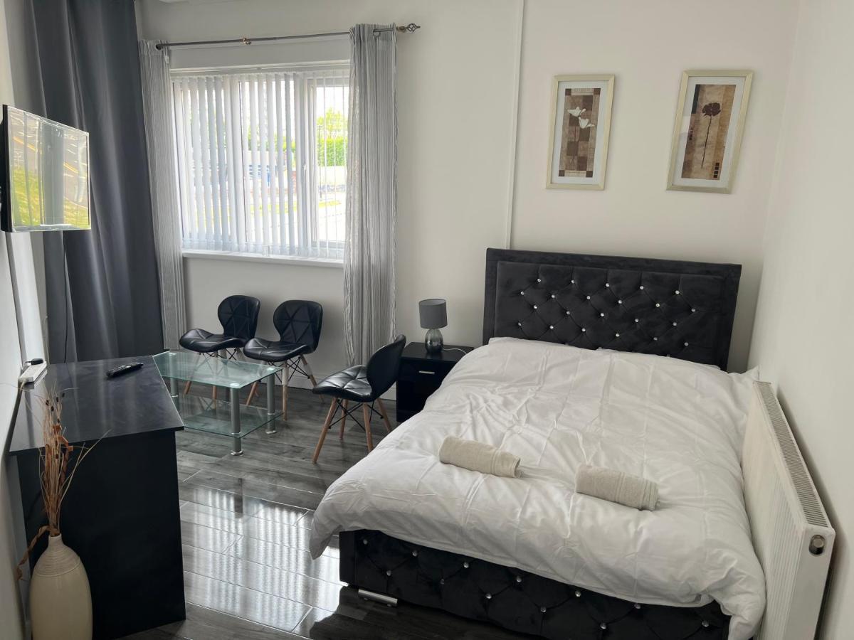 Zams Rooms Stoke-on-Trent ภายนอก รูปภาพ