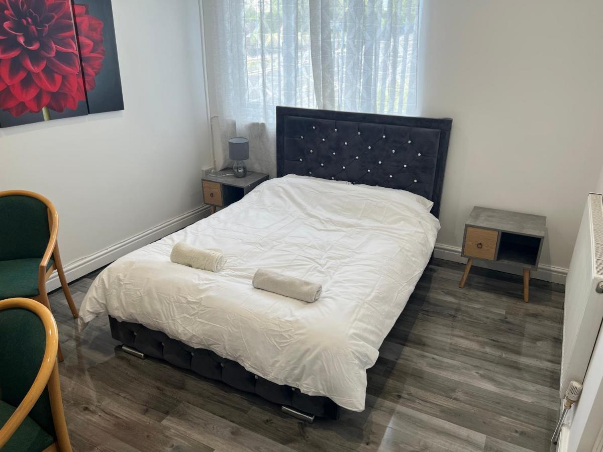 Zams Rooms Stoke-on-Trent ภายนอก รูปภาพ
